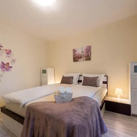 Апартаменти Belleville Guest Варна
